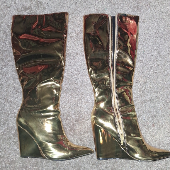 SHEIN Shoes - SHEIN Metallic Gold Heeled Boots